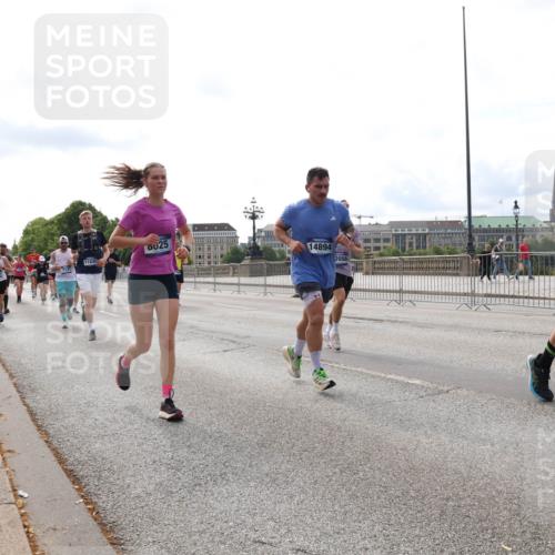 29.06.2025 - hella hamburg halbmarathon Lena Gebhardt http://msf.ph/oto/8280562 29.06.2025 10:20:29 Lombardsbrücke 0025, 7131, 14894, 2056, 17, 583, 1011, 1046, 1069, 1115, 1471, 1474, 2053, 2064, 2101, 2325, 2478, 2834, 3278, 3434, 3733, 3781, 3842, 4154, 4166, 4288, 4422, 4585, 4614, 4737, 4739, 4754, 4869, 5181, 5556, 5625, 5659, 5811, 5812, 5831, 5937, 6608, 6951, 7018, 7101, 7131, 7519, 7739, 7744, 7808, 8025, 8387, 8462, 8588, 8738, 8940, 9136, 9196, 9722, 9735, 9873, 10041, 10050, 10350, 10414, 10550, 10595, 10613, 10647, 10701, 10754, 11028, 11100, 11603, 11835, 11995 meine-sportfotos.de