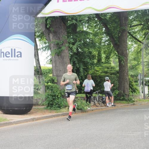 29.06.2025 - hella hamburg halbmarathon KatJ http://msf.ph/oto/8280588 29.06.2025 10:10:40 Zwischen KM18-KM19  meine-sportfotos.de