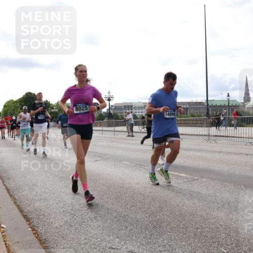 29.06.2025 - hella hamburg halbmarathon Lena Gebhardt http://msf.ph/oto/8280598 29.06.2025 10:20:29 Lombardsbrücke 7131, 11835, 8025, 14894, 1011, 1046, 1069, 1115, 1471, 1474, 2053, 2064, 2101, 2325, 2478, 2834, 3278, 3434, 3733, 3781, 3842, 4154, 4166, 4288, 4422, 4585, 4614, 4737, 4739, 4754, 4869, 5181, 5556, 5625, 5659, 5811, 5812, 5831, 5937, 6608, 6951, 7018, 7101, 7131, 7519, 7739, 7744, 7808, 8025, 8387, 8462, 8588, 8738, 8940, 9136, 9196, 9722, 9735, 9873, 10041, 10050, 10350, 10414, 10550, 10595, 10613, 10647, 10701, 10754, 11028, 11100, 11603, 11835, 11995 meine-sportfotos.de