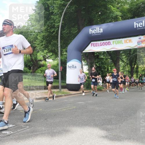 29.06.2025 - hella hamburg halbmarathon KatJ http://msf.ph/oto/8280604 29.06.2025 10:40:46 Zwischen KM18-KM19 1267, 2058, 2771, 5077, 6723, 7509, 8335 meine-sportfotos.de