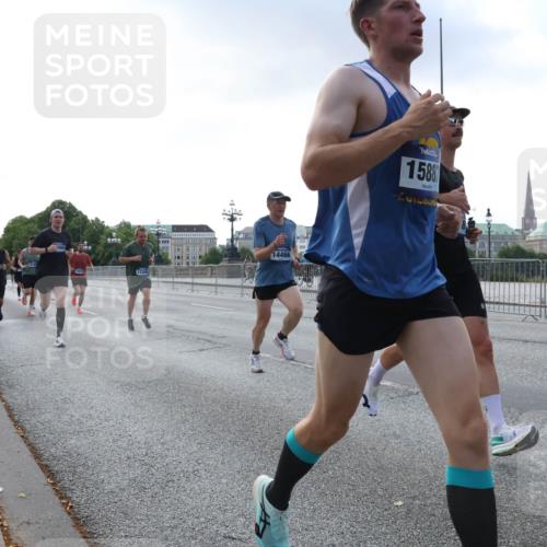 29.06.2025 - hella hamburg halbmarathon Lena Gebhardt http://msf.ph/oto/8280629 29.06.2025 09:45:33 Lombardsbrücke 1707, 12308, 14466, 1588, 57, 1686, 1707, 1758, 1990, 2689, 2746, 3043, 4050, 4129, 4679, 4698, 4749, 5070, 5187, 5328, 5550, 5746, 5826, 6358, 6781, 7272, 7389, 7481, 7651, 7723, 7965, 8190, 8209, 8883, 9137, 9381, 9571, 9634, 10017, 10171, 10486, 10876, 11120, 11169, 11413, 11857, 12049, 12232, 12234, 12308, 12595, 12691, 12900, 12988, 13066, 13343, 13618, 14028, 14140, 14289, 15672, 15883, 16157, 16713, 16818, 17428 meine-sportfotos.de