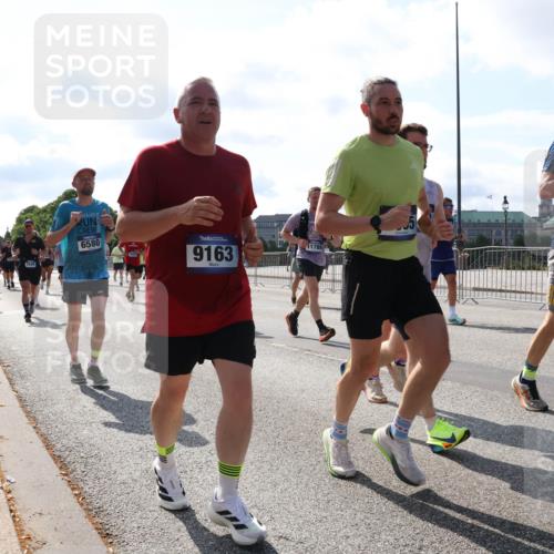 29.06.2025 - hella hamburg halbmarathon Lena Gebhardt http://msf.ph/oto/8280665 29.06.2025 09:58:05 Lombardsbrücke 6580, 9163, 11789, 9145, 1034, 1094, 1179, 1190, 1258, 1320, 1321, 1335, 1563, 1815, 1870, 2034, 2070, 2138, 2397, 2417, 2448, 2488, 2612, 2636, 2711, 2946, 3058, 3091, 3114, 3251, 3999, 4379, 4814, 4903, 5032, 5093, 5305, 5672, 5721, 5775, 6164, 6272, 6355, 6356, 6374, 6569, 6580, 6585, 6628, 6754, 6776, 6897, 7065, 7134, 7409, 7478, 7509, 7594, 7646, 7724, 7856, 7896, 7952, 7973, 7976, 8154, 8508, 8590, 9012, 9057, 9562, 9656, 10084 meine-sportfotos.de