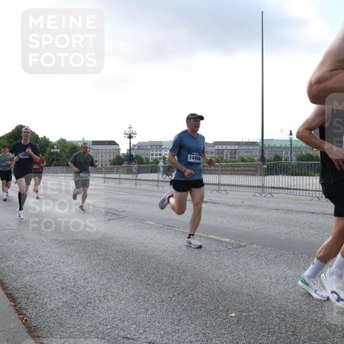 29.06.2025 - hella hamburg halbmarathon Lena Gebhardt http://msf.ph/oto/8280674 29.06.2025 09:45:33 Lombardsbrücke 13066, 12308, 14466, 57, 1686, 1707, 1758, 1990, 2689, 2746, 3043, 4050, 4129, 4679, 4698, 4749, 5070, 5187, 5328, 5550, 5746, 5826, 6358, 6781, 7272, 7389, 7481, 7651, 7723, 7965, 8190, 8209, 8883, 9137, 9381, 9571, 9634, 10017, 10171, 10486, 10876, 11120, 11169, 11413, 11857, 12049, 12232, 12234, 12308, 12595, 12691, 12900, 12988, 13066, 13343, 13618, 14028, 14140, 14289, 15672, 15883, 16157, 16713, 16818, 17428 meine-sportfotos.de