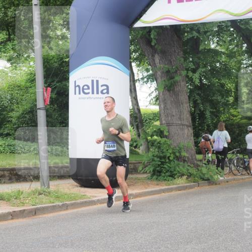 29.06.2025 - hella hamburg halbmarathon KatJ http://msf.ph/oto/8280749 29.06.2025 10:10:41 Zwischen KM18-KM19  meine-sportfotos.de