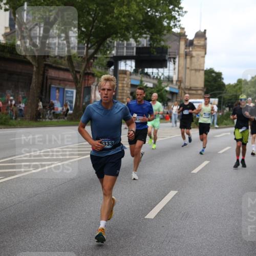 29.06.2025 - hella hamburg halbmarathon Yannick Fuchs http://msf.ph/oto/8280781 29.06.2025 10:37:26 20KM 1353, 1675, 1735, 2653, 4229, 4318, 5011, 5124, 5477, 9364, 9371, 9534, 10099, 10251, 11177, 11907, 12723, 12839, 13746, 13807, 14226, 14447, 14560, 14813, 15255, 15297, 15301, 15328, 15535, 15706, 15851, 15921, 16333, 16677, 17733, 17911, 18004, 18274, 18275, 18304, 18659, 18680, 18987, 19009 meine-sportfotos.de