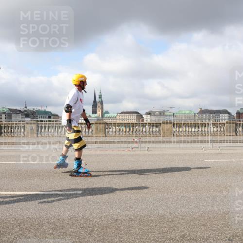 29.06.2025 - hella hamburg halbmarathon Lena Gebhardt http://msf.ph/oto/8280784 29.06.2025 09:05:03 Lombardsbrücke  meine-sportfotos.de