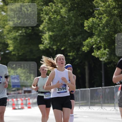 29.06.2025 - hella hamburg halbmarathon Jannik Wohlers http://msf.ph/oto/8280836 29.06.2025 10:02:52 Lombardsbrücke 1114, 1135, 1138, 1414, 1450, 2594, 2619, 2780, 2782, 3572, 4511, 6208, 6453, 7210, 7211, 7290, 7706, 7935, 9439, 9453, 10824, 11556, 12169, 12177, 12211, 12212, 12843, 13036, 13474, 13664, 13732, 13857, 13874, 14225, 14493, 16355, 16605, 17096, 18028 meine-sportfotos.de