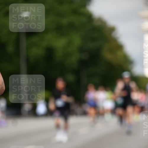 29.06.2025 - hella hamburg halbmarathon Dr. Thomas Lammeyer http://msf.ph/oto/8280862 29.06.2025 10:15:48 Kennedybrücke 1062, 1790, 2661, 3746, 3837, 5254, 6966, 7370, 7474, 7571, 8368, 9119, 9254, 10042 meine-sportfotos.de