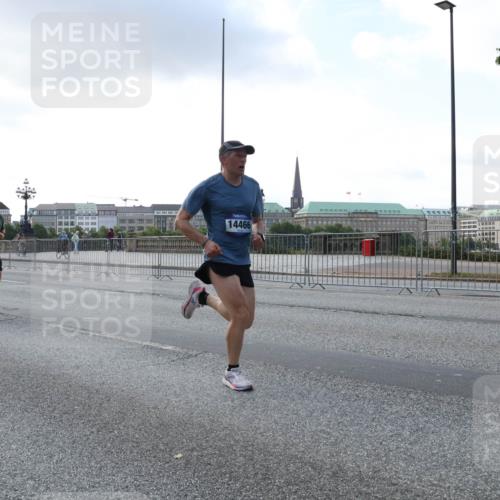 29.06.2025 - hella hamburg halbmarathon Lena Gebhardt http://msf.ph/oto/8280865 29.06.2025 09:45:34 Lombardsbrücke 13066, 12308, 14466, 57, 1686, 1707, 1758, 1990, 2689, 2746, 3043, 4050, 4129, 4679, 4698, 4749, 5070, 5187, 5328, 5550, 5746, 5826, 6358, 6781, 6878, 7272, 7389, 7481, 7651, 7723, 7965, 8190, 8209, 8883, 9137, 9381, 9571, 9634, 10017, 10171, 10270, 10484, 10486, 10876, 11120, 11169, 11413, 11857, 12049, 12232, 12234, 12308, 12595, 12691, 12988, 13066, 13343, 13618, 13686, 14028, 14140, 14289, 15672, 15883, 16157, 16713, 16818, 17428 meine-sportfotos.de