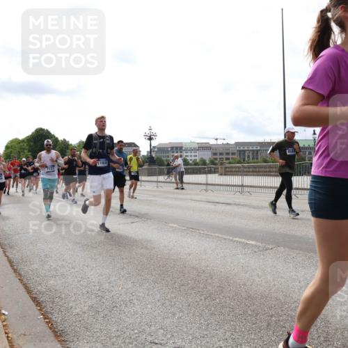 29.06.2025 - hella hamburg halbmarathon Lena Gebhardt http://msf.ph/oto/8280886 29.06.2025 10:20:30 Lombardsbrücke 3434, 7131, 1835, 8025, 1011, 1046, 1069, 1471, 1474, 2053, 2064, 2101, 2325, 2478, 2834, 3278, 3434, 3733, 3781, 3842, 4154, 4166, 4288, 4422, 4585, 4614, 4737, 4739, 4754, 4869, 5181, 5556, 5625, 5659, 5811, 5812, 5831, 5937, 6608, 6951, 7018, 7101, 7131, 7519, 7739, 7744, 8025, 8387, 8462, 8588, 8738, 8940, 9136, 9196, 9722, 9735, 9873, 10041, 10050, 10350, 10414, 10550, 10595, 10613, 10647, 10701, 10754, 11028, 11100, 11603, 11835, 11995 meine-sportfotos.de