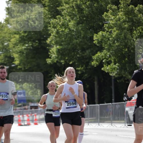 29.06.2025 - hella hamburg halbmarathon Jannik Wohlers http://msf.ph/oto/8280899 29.06.2025 10:02:52 Lombardsbrücke 1114, 1135, 1138, 1414, 1450, 2594, 2619, 2780, 2782, 3572, 4511, 6208, 6453, 7210, 7211, 7290, 7706, 7935, 9439, 9453, 10824, 11556, 12169, 12177, 12211, 12212, 12843, 13036, 13474, 13664, 13732, 13857, 13874, 14225, 14493, 16355, 16605, 17096, 18028 meine-sportfotos.de