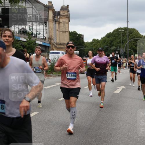 29.06.2025 - hella hamburg halbmarathon Yannick Fuchs http://msf.ph/oto/8280918 29.06.2025 10:49:44 20KM 1179, 1180, 1193, 1834, 2612, 2982, 3058, 3668, 4951, 5643, 5672, 6569, 6591, 6924, 7594, 7742, 7976, 8255, 8573, 8639, 8863, 9361, 9562, 11039, 11309, 12196, 12515, 12545, 13474, 14365, 15184, 15484, 15584, 15818, 15884, 16176, 16375, 16401, 16521, 16786, 17133, 17259, 17615, 17640, 17642, 17734, 18064, 18125, 18212, 18325, 18340, 18495, 18741, 18746, 18835, 19120, 19152 meine-sportfotos.de