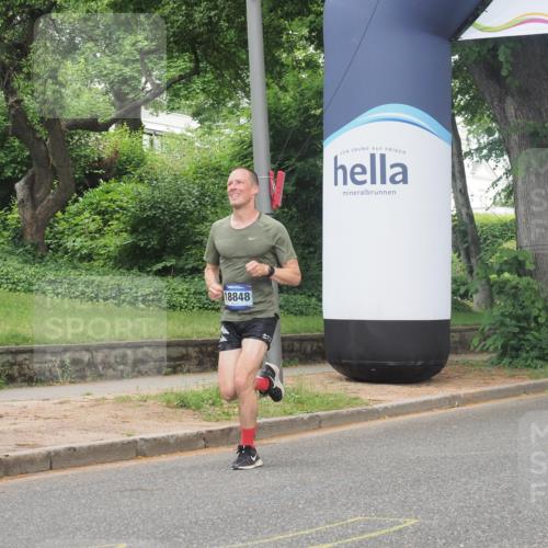 29.06.2025 - hella hamburg halbmarathon KatJ http://msf.ph/oto/8280930 29.06.2025 10:10:41 Zwischen KM18-KM19  meine-sportfotos.de