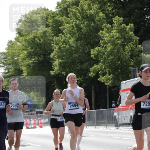 29.06.2025 - hella hamburg halbmarathon Jannik Wohlers http://msf.ph/oto/8280931 29.06.2025 10:02:52 Lombardsbrücke 1114, 1135, 1138, 1414, 1450, 2594, 2619, 2780, 2782, 3572, 4511, 6208, 6453, 7210, 7211, 7290, 7706, 7935, 9439, 9453, 10824, 11556, 12169, 12177, 12211, 12212, 12843, 13036, 13474, 13664, 13732, 13857, 13874, 14225, 14493, 16355, 16605, 17096, 18028 meine-sportfotos.de