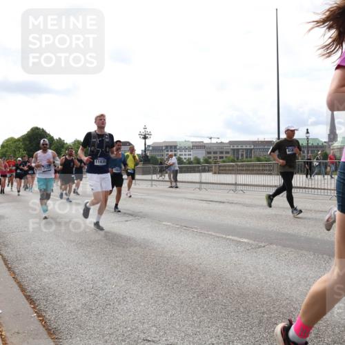 29.06.2025 - hella hamburg halbmarathon Lena Gebhardt http://msf.ph/oto/8280944 29.06.2025 10:20:30 Lombardsbrücke 3434, 7131, 11835, 8025, 1011, 1046, 1069, 1471, 1474, 2053, 2064, 2101, 2325, 2478, 2834, 3278, 3434, 3733, 3781, 3842, 4154, 4166, 4288, 4422, 4585, 4614, 4737, 4739, 4754, 4869, 5181, 5556, 5625, 5659, 5811, 5812, 5831, 5937, 6608, 6951, 7018, 7101, 7131, 7519, 7739, 7744, 8025, 8387, 8462, 8588, 8738, 8940, 9136, 9196, 9722, 9735, 9873, 10041, 10050, 10350, 10414, 10550, 10595, 10613, 10647, 10701, 10754, 11028, 11100, 11603, 11835, 11995 meine-sportfotos.de