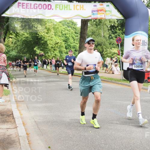 29.06.2025 - hella hamburg halbmarathon MichiJ http://msf.ph/oto/8280954 29.06.2025 10:57:46 Zwischen KM18-KM19 7346, 7881, 8001, 10858, 12928, 12929, 15214, 16776, 16938, 18222 meine-sportfotos.de