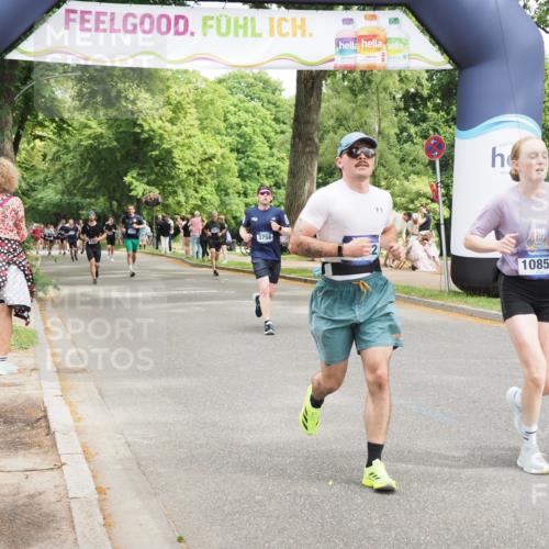 29.06.2025 - hella hamburg halbmarathon MichiJ http://msf.ph/oto/8280977 29.06.2025 10:57:46 Zwischen KM18-KM19 7346, 7881, 8001, 10858, 12928, 12929, 15214, 16776, 16938, 18222 meine-sportfotos.de