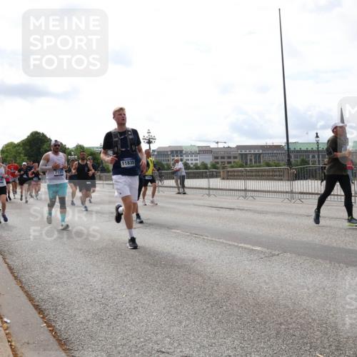 29.06.2025 - hella hamburg halbmarathon Lena Gebhardt http://msf.ph/oto/8280982 29.06.2025 10:20:31 Lombardsbrücke 3434, 7131, 11835, 15447, 1011, 1046, 1069, 1471, 1474, 2053, 2064, 2101, 2325, 2478, 2834, 3247, 3278, 3434, 3733, 3781, 3842, 4154, 4166, 4288, 4422, 4585, 4614, 4737, 4739, 4754, 4869, 5181, 5556, 5625, 5659, 5811, 5812, 5831, 5937, 6608, 6951, 7018, 7101, 7131, 7739, 7744, 8025, 8387, 8462, 8588, 8738, 8940, 9136, 9196, 9722, 9735, 9873, 10041, 10050, 10350, 10414, 10550, 10595, 10613, 10647, 10701, 10754, 11100, 11603, 11835, 11995 meine-sportfotos.de