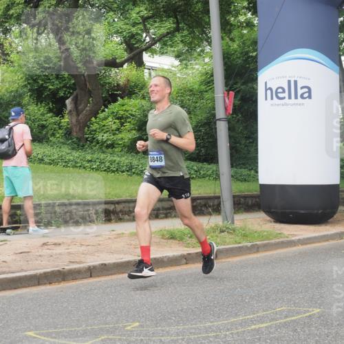 29.06.2025 - hella hamburg halbmarathon KatJ http://msf.ph/oto/8281005 29.06.2025 10:10:42 Zwischen KM18-KM19  meine-sportfotos.de