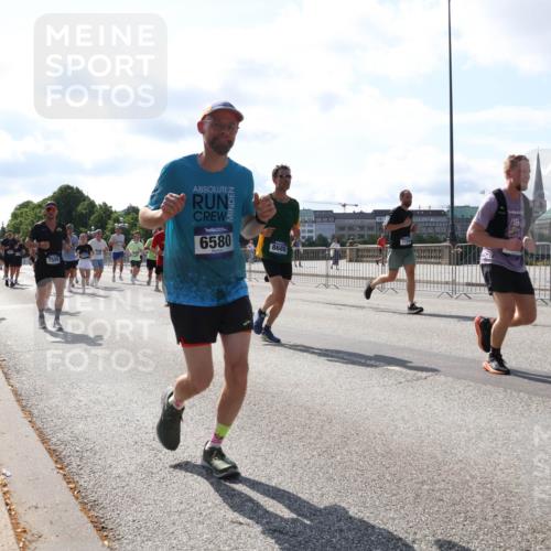 29.06.2025 - hella hamburg halbmarathon Lena Gebhardt http://msf.ph/oto/8281032 29.06.2025 09:58:06 Lombardsbrücke 12662, 6580, 7724, 8689, 11757, 1034, 1094, 1179, 1190, 1258, 1320, 1321, 1335, 1563, 1815, 1870, 2034, 2070, 2138, 2397, 2417, 2448, 2488, 2612, 2636, 2711, 2946, 3058, 3091, 3114, 3251, 4379, 4814, 4903, 5032, 5093, 5305, 5672, 5721, 5775, 6164, 6272, 6355, 6356, 6569, 6580, 6585, 6628, 6754, 6776, 6897, 7065, 7134, 7409, 7478, 7509, 7594, 7646, 7724, 7856, 7896, 7952, 7973, 7976, 8154, 8311, 8508, 8590, 9012, 9057, 9562, 9656, 10084 meine-sportfotos.de