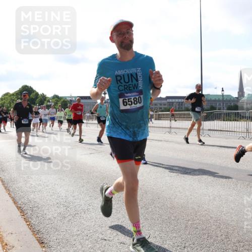 29.06.2025 - hella hamburg halbmarathon Lena Gebhardt http://msf.ph/oto/8281050 29.06.2025 09:58:06 Lombardsbrücke 12662, 7509, 4814, 6580, 1175, 1034, 1094, 1179, 1190, 1258, 1320, 1321, 1335, 1563, 1815, 1870, 2034, 2070, 2138, 2397, 2417, 2448, 2488, 2612, 2636, 2711, 2946, 3058, 3091, 3114, 3251, 4379, 4814, 4903, 5032, 5093, 5305, 5672, 5721, 5775, 6164, 6272, 6355, 6356, 6569, 6580, 6585, 6628, 6754, 6776, 6897, 7065, 7134, 7409, 7478, 7509, 7594, 7646, 7724, 7856, 7896, 7952, 7973, 7976, 8154, 8311, 8508, 8590, 9012, 9057, 9562, 9656, 10084 meine-sportfotos.de