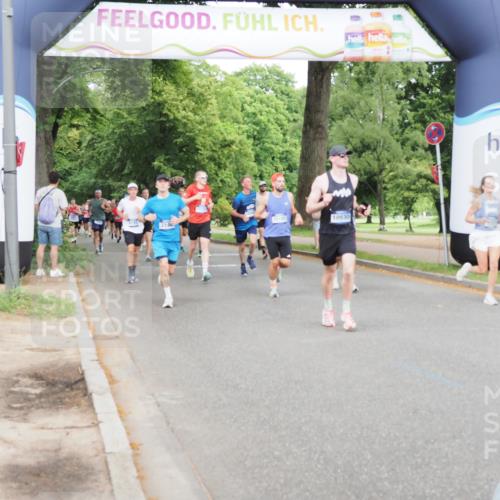 29.06.2025 - hella hamburg halbmarathon MichiJ http://msf.ph/oto/8281054 29.06.2025 10:32:08 Zwischen KM18-KM19 5275, 6490, 6705, 7451, 9081, 12438, 13398, 13746, 14385, 15185, 18868 meine-sportfotos.de