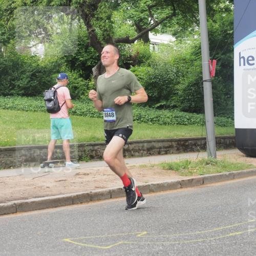 29.06.2025 - hella hamburg halbmarathon KatJ http://msf.ph/oto/8281118 29.06.2025 10:10:42 Zwischen KM18-KM19  meine-sportfotos.de