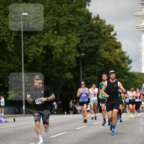 29.06.2025 - hella hamburg halbmarathon Dr. Thomas Lammeyer http://msf.ph/oto/8281119 29.06.2025 10:15:49 Kennedybrücke 1062, 1790, 2661, 3746, 3837, 5254, 6966, 7370, 7474, 7571, 8368, 9119, 9254, 9405, 10042 meine-sportfotos.de