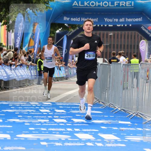 29.06.2025 - hella hamburg halbmarathon Strokosch-Dieckow http://msf.ph/oto/8281148 29.06.2025 10:22:36 Ziel 2618, 3720, 18897 meine-sportfotos.de