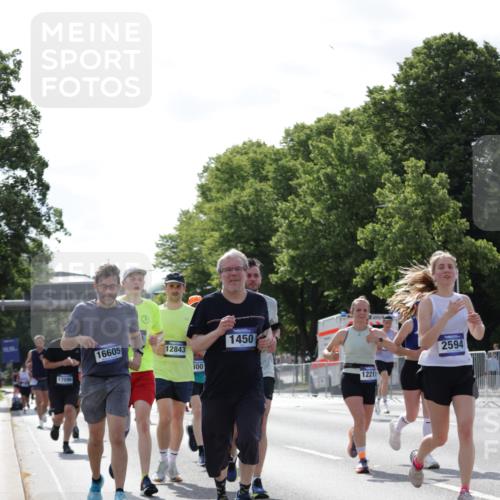 29.06.2025 - hella hamburg halbmarathon Jannik Wohlers http://msf.ph/oto/8281153 29.06.2025 10:02:53 Lombardsbrücke 1114, 1135, 1138, 1414, 1450, 1885, 2594, 2619, 2782, 3572, 4511, 6453, 7210, 7211, 7290, 7706, 7935, 9439, 9453, 10824, 11556, 12177, 12211, 12212, 12843, 13036, 13474, 13664, 13732, 13857, 13874, 13976, 14225, 14493, 15539, 16355, 16605, 17096, 18028 meine-sportfotos.de