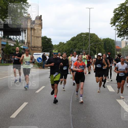 29.06.2025 - hella hamburg halbmarathon Yannick Fuchs http://msf.ph/oto/8281177 29.06.2025 10:37:27 20KM 1353, 1675, 1735, 2653, 4229, 4318, 5011, 5124, 5477, 9364, 9371, 9534, 10099, 10251, 11177, 11907, 12723, 12839, 13746, 13807, 14226, 14447, 14560, 14813, 15255, 15297, 15328, 15535, 15706, 15851, 15921, 16333, 16677, 17733, 17911, 18004, 18274, 18275, 18304, 18659, 18680, 18987, 19009 meine-sportfotos.de