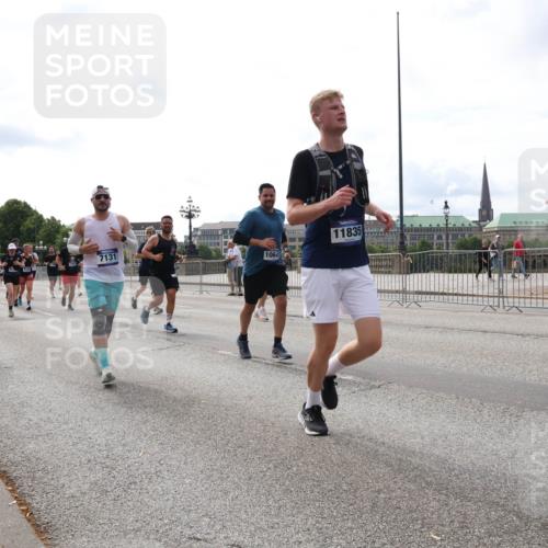 29.06.2025 - hella hamburg halbmarathon Lena Gebhardt http://msf.ph/oto/8281251 29.06.2025 10:20:32 Lombardsbrücke 7018, 6951, 7131, 3434, 10647, 11835, 1011, 1046, 1069, 1471, 1474, 2053, 2101, 2325, 2478, 2834, 3247, 3434, 3733, 3781, 3842, 4154, 4166, 4288, 4422, 4585, 4614, 4737, 4739, 4754, 4869, 5181, 5556, 5625, 5659, 5811, 5812, 5831, 5937, 6608, 6951, 7018, 7101, 7131, 7739, 7744, 8025, 8462, 8588, 8738, 8940, 9136, 9196, 9722, 9735, 9873, 10041, 10050, 10350, 10414, 10550, 10595, 10613, 10647, 10701, 10754, 11100, 11603, 11835, 11995 meine-sportfotos.de