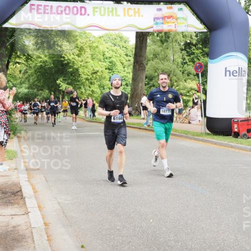 29.06.2025 - hella hamburg halbmarathon MichiJ http://msf.ph/oto/8281263 29.06.2025 10:57:53 Zwischen KM18-KM19 3756, 6166, 9280, 10775, 11774, 16776, 18222 meine-sportfotos.de