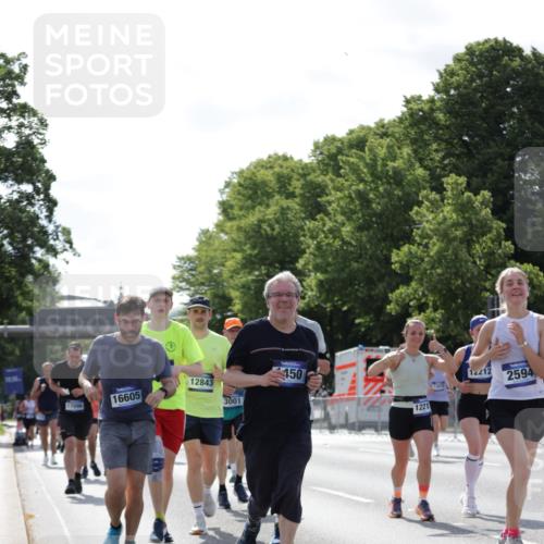 29.06.2025 - hella hamburg halbmarathon Jannik Wohlers http://msf.ph/oto/8281292 29.06.2025 10:02:53 Lombardsbrücke 1114, 1135, 1138, 1414, 1450, 1885, 2594, 2619, 2782, 3572, 4511, 6453, 7210, 7211, 7290, 7706, 7935, 9439, 9453, 10824, 11556, 12177, 12211, 12212, 12843, 13036, 13474, 13664, 13732, 13857, 13874, 13976, 14225, 14493, 15539, 16355, 16605, 17096, 18028 meine-sportfotos.de