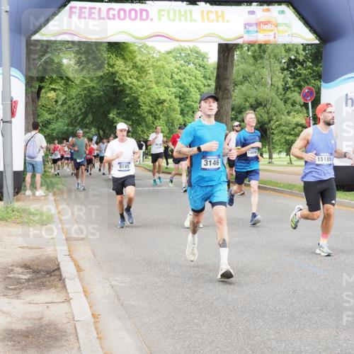 29.06.2025 - hella hamburg halbmarathon MichiJ http://msf.ph/oto/8281305 29.06.2025 10:32:10 Zwischen KM18-KM19 3146, 5275, 6490, 7451, 9081, 10930, 11153, 11346, 12438, 13398, 13746, 14690, 15185, 18868 meine-sportfotos.de