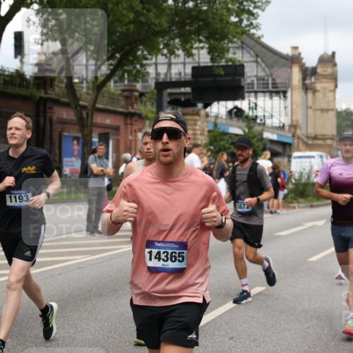 29.06.2025 - hella hamburg halbmarathon Yannick Fuchs http://msf.ph/oto/8281333 29.06.2025 10:49:45 20KM 1130, 1179, 1180, 1193, 2612, 2982, 3058, 3668, 4951, 5643, 5672, 6569, 6591, 6924, 7594, 7742, 7976, 8255, 8639, 8863, 9361, 9562, 11039, 11309, 12196, 12515, 12545, 13474, 14363, 14365, 14461, 15184, 15484, 15584, 15818, 15884, 16176, 16375, 16401, 16434, 16521, 16786, 17133, 17259, 17615, 17640, 17642, 17734, 18064, 18125, 18212, 18325, 18340, 18495, 18741, 18746, 18835, 19120, 19152 meine-sportfotos.de