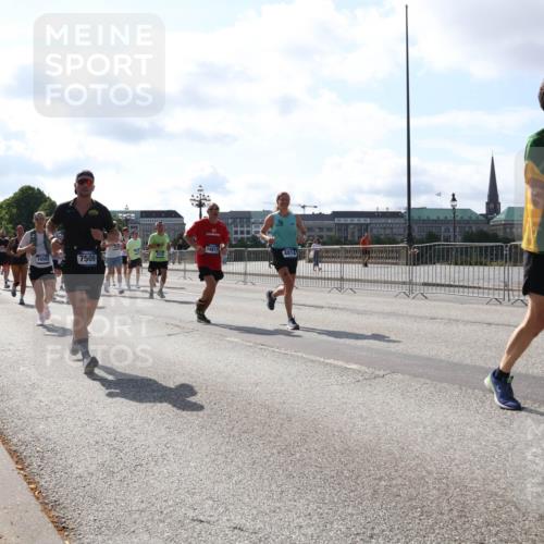 29.06.2025 - hella hamburg halbmarathon Lena Gebhardt http://msf.ph/oto/8281336 29.06.2025 09:58:07 Lombardsbrücke 12662, 16563, 7509, 4814, 8689, 7724, 1034, 1094, 1179, 1190, 1258, 1320, 1321, 1335, 1563, 1815, 1870, 2034, 2070, 2138, 2397, 2417, 2448, 2488, 2612, 2636, 2711, 2946, 3058, 3091, 3114, 3251, 4379, 4814, 4903, 5032, 5093, 5305, 5672, 5721, 5775, 6164, 6272, 6355, 6356, 6569, 6580, 6585, 6628, 6754, 6776, 6897, 7065, 7134, 7409, 7478, 7509, 7594, 7646, 7724, 7856, 7896, 7952, 7973, 7976, 8154, 8311, 8508, 8590, 8825, 9012, 9057, 9562, 9656, 10084 meine-sportfotos.de