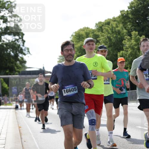 29.06.2025 - hella hamburg halbmarathon Jannik Wohlers http://msf.ph/oto/8281428 29.06.2025 10:02:55 Lombardsbrücke 1114, 1135, 1138, 1414, 1450, 1885, 2594, 2619, 2782, 3572, 4307, 4511, 6391, 6453, 7211, 7277, 7278, 7279, 7290, 7706, 7935, 9439, 9453, 10824, 11556, 12177, 12211, 12212, 12843, 13036, 13474, 13732, 13857, 13874, 13976, 14225, 15539, 16371, 16605, 17096, 18028 meine-sportfotos.de