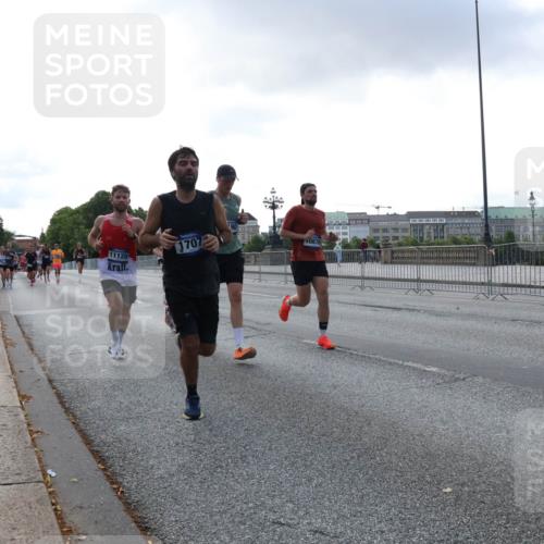 29.06.2025 - hella hamburg halbmarathon Lena Gebhardt http://msf.ph/oto/8281435 29.06.2025 09:45:36 Lombardsbrücke 11120, 1707, 90, 10876, 57, 1686, 1707, 1758, 1990, 2689, 2746, 3043, 4050, 4129, 4679, 4698, 4749, 5070, 5187, 5328, 5550, 5746, 5826, 6358, 6781, 6878, 7272, 7389, 7481, 7651, 7723, 7965, 8190, 8209, 8883, 9137, 9381, 9571, 9634, 10017, 10171, 10270, 10484, 10486, 10876, 11120, 11413, 11857, 12049, 12232, 12234, 12308, 12595, 12691, 12988, 13066, 13343, 13618, 13686, 14028, 14140, 14289, 15672, 15883, 16157, 16713, 16818, 17428 meine-sportfotos.de