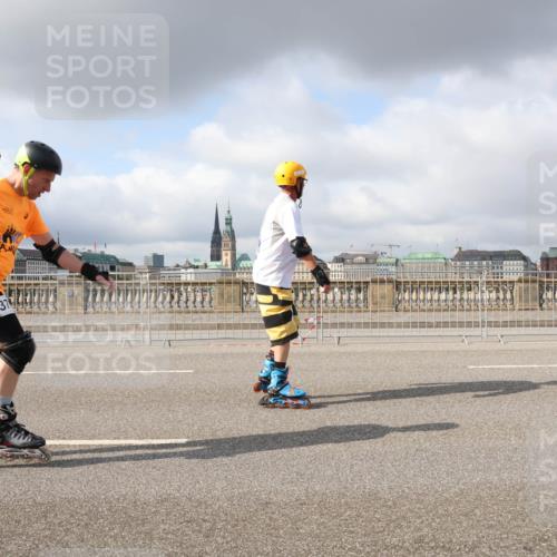 29.06.2025 - hella hamburg halbmarathon Lena Gebhardt http://msf.ph/oto/8281439 29.06.2025 09:05:03 Lombardsbrücke  meine-sportfotos.de