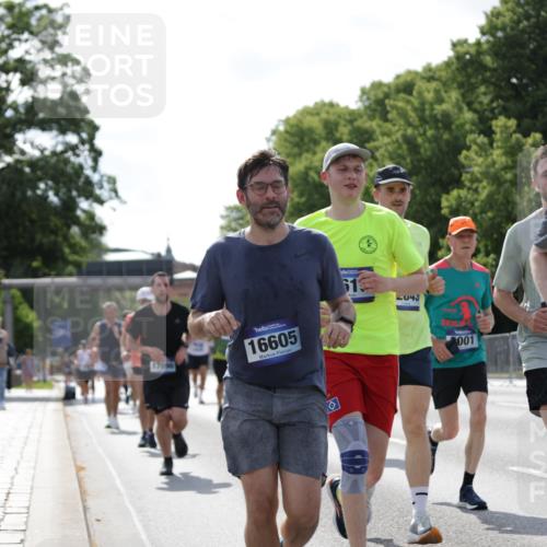 29.06.2025 - hella hamburg halbmarathon Jannik Wohlers http://msf.ph/oto/8281476 29.06.2025 10:02:55 Lombardsbrücke 1114, 1135, 1138, 1414, 1450, 1885, 2594, 2619, 2782, 3572, 4307, 4511, 6391, 6453, 7211, 7277, 7278, 7279, 7290, 7706, 7935, 9439, 9453, 10824, 11556, 12177, 12211, 12212, 12843, 13036, 13474, 13732, 13857, 13874, 13976, 14225, 15539, 16371, 16605, 17096, 18028 meine-sportfotos.de