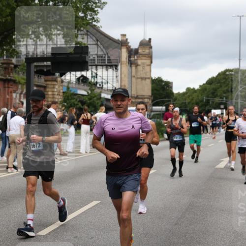 29.06.2025 - hella hamburg halbmarathon Yannick Fuchs http://msf.ph/oto/8281528 29.06.2025 10:49:46 20KM 1130, 1179, 1180, 1193, 2982, 3048, 3058, 3668, 4951, 5465, 5672, 6569, 6591, 6924, 7594, 7742, 7976, 8255, 8639, 8863, 9361, 9562, 11039, 11309, 12196, 12515, 12545, 13474, 14363, 14365, 14461, 15184, 15484, 15584, 15818, 15884, 16176, 16375, 16401, 16434, 16521, 16786, 17133, 17259, 17615, 17640, 17642, 17734, 18064, 18125, 18212, 18325, 18340, 18495, 18741, 18746, 18835, 19120, 19152 meine-sportfotos.de
