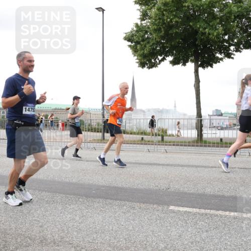 29.06.2025 - hella hamburg halbmarathon Lena Gebhardt http://msf.ph/oto/8281536 29.06.2025 10:54:58 Lombardsbrücke 14752, 1394, 26, 1013, 1198, 2084, 2090, 2244, 2452, 2566, 2586, 2632, 3002, 3274, 4039, 4191, 4192, 5185, 5216, 5392, 5500, 5727, 5882, 5993, 6279, 6395, 6396, 6839, 6944, 6982, 7219, 7238, 7766, 7986, 8012, 8186, 8403, 8519, 9521, 9596, 10109, 10331, 10458, 10471, 10686, 11033, 11226, 11287, 11567, 11569, 11737, 11788, 11908, 12147, 12148, 12240, 12268, 12270, 12930, 13098, 13272, 13283, 13548, 13944, 13945, 13979, 13980, 14515, 15160 meine-sportfotos.de