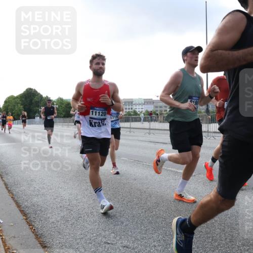 29.06.2025 - hella hamburg halbmarathon Lena Gebhardt http://msf.ph/oto/8281574 29.06.2025 09:45:36 Lombardsbrücke 11120, 17197, 0190, 17, 57, 1686, 1707, 1758, 1990, 2689, 2746, 3043, 4050, 4129, 4679, 4698, 4749, 5070, 5187, 5328, 5550, 5746, 5826, 6358, 6781, 6878, 7272, 7389, 7481, 7651, 7723, 7965, 8190, 8209, 8883, 9137, 9381, 9571, 9634, 10017, 10171, 10270, 10484, 10486, 10876, 11120, 11413, 11857, 12049, 12232, 12234, 12308, 12595, 12691, 12988, 13066, 13343, 13618, 13686, 14028, 14140, 14289, 15672, 15883, 16157, 16713, 16818, 17428 meine-sportfotos.de
