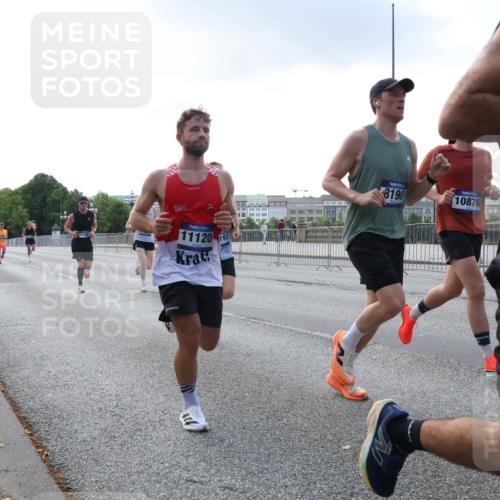 29.06.2025 - hella hamburg halbmarathon Lena Gebhardt http://msf.ph/oto/8281598 29.06.2025 09:45:37 Lombardsbrücke 1112, 8190, 57, 1686, 1707, 1758, 1990, 2689, 2746, 3043, 4050, 4129, 4679, 4698, 4749, 5070, 5187, 5328, 5550, 5746, 5826, 6358, 6781, 6878, 7272, 7389, 7481, 7651, 7723, 7965, 8190, 8209, 8883, 9137, 9381, 9571, 9634, 10017, 10171, 10270, 10484, 10486, 10876, 11120, 11413, 11857, 12049, 12232, 12234, 12308, 12595, 12691, 12988, 13066, 13343, 13618, 13686, 14028, 14140, 14289, 15672, 15883, 16157, 16713, 16818, 17428 meine-sportfotos.de