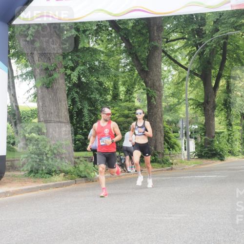 29.06.2025 - hella hamburg halbmarathon KatJ http://msf.ph/oto/8281621 29.06.2025 10:10:52 Zwischen KM18-KM19 54 meine-sportfotos.de