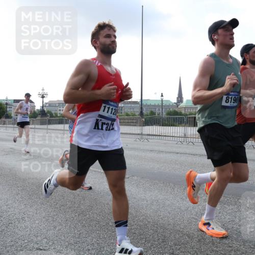 29.06.2025 - hella hamburg halbmarathon Lena Gebhardt http://msf.ph/oto/8281662 29.06.2025 09:45:37 Lombardsbrücke 16712, 17191, 1112, 8190, 108, 57, 1686, 1707, 1758, 1990, 2689, 2746, 3043, 4050, 4129, 4679, 4698, 4749, 5070, 5187, 5328, 5550, 5746, 5826, 6358, 6781, 6878, 7272, 7389, 7481, 7651, 7723, 7965, 8190, 8209, 8883, 9137, 9381, 9571, 9634, 10017, 10171, 10270, 10484, 10486, 10876, 11120, 11413, 11857, 12049, 12232, 12234, 12308, 12595, 12691, 12988, 13066, 13343, 13618, 13686, 14028, 14140, 14289, 15672, 15883, 16157, 16713, 16818, 17428 meine-sportfotos.de