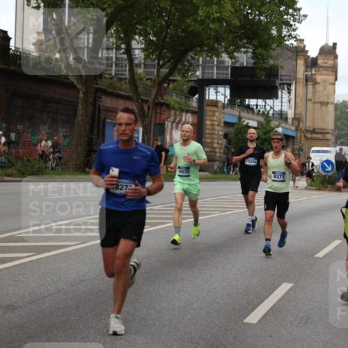 29.06.2025 - hella hamburg halbmarathon Yannick Fuchs http://msf.ph/oto/8281710 29.06.2025 10:37:28 20KM 1353, 1675, 1735, 2653, 4229, 4318, 5011, 5124, 5477, 7026, 9364, 9371, 9534, 10099, 10251, 11177, 12723, 12839, 13746, 13807, 14226, 14447, 14560, 14813, 15255, 15328, 15535, 15706, 15851, 15921, 16333, 17733, 17911, 18004, 18274, 18275, 18304, 18449, 18659, 18680, 18987, 19009, 19229 meine-sportfotos.de