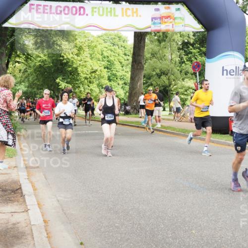 29.06.2025 - hella hamburg halbmarathon MichiJ http://msf.ph/oto/8281764 29.06.2025 10:58:03 Zwischen KM18-KM19 1893, 2904, 3176, 4394, 7462, 10283, 13610, 15085, 16456, 17174 meine-sportfotos.de