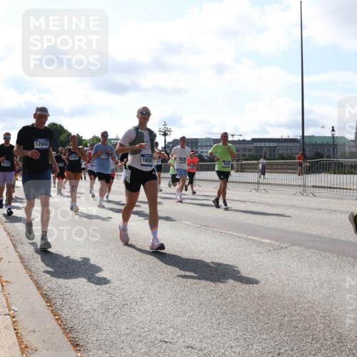 29.06.2025 - hella hamburg halbmarathon Lena Gebhardt http://msf.ph/oto/8281803 29.06.2025 09:58:09 Lombardsbrücke 6754, 12662, 8449, 11416, 1656, 2636, 18811, 1034, 1094, 1179, 1190, 1258, 1320, 1321, 1335, 1563, 1815, 1870, 2034, 2070, 2138, 2397, 2417, 2448, 2612, 2636, 2656, 2711, 2946, 3041, 3058, 3091, 3114, 3251, 3859, 4814, 4903, 5032, 5093, 5305, 5672, 5721, 5775, 6164, 6272, 6355, 6356, 6569, 6580, 6585, 6628, 6754, 6776, 6897, 7065, 7134, 7409, 7478, 7509, 7594, 7646, 7724, 7856, 7896, 7952, 7973, 7976, 8154, 8311, 8508, 8590, 8825, 9012, 9057, 9562, 9656, 10084 meine-sportfotos.de